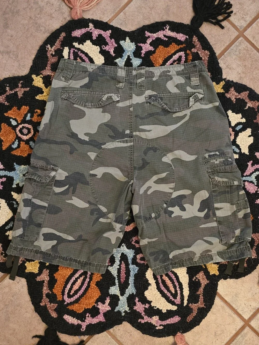 🔥🔥Y2K CSG camo cargo shorts 🔥🔥Size 34 heavy duty camo cargo skater hiphop